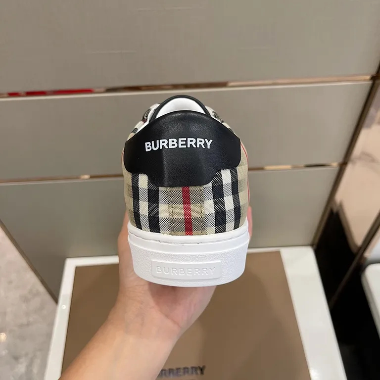 Burberry Shoe 